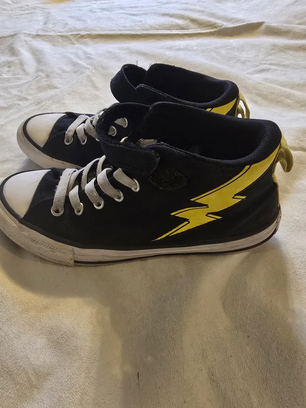 Converse Chuck Taylor Youth 3 Black Yellow Lightning High Top Sneakers